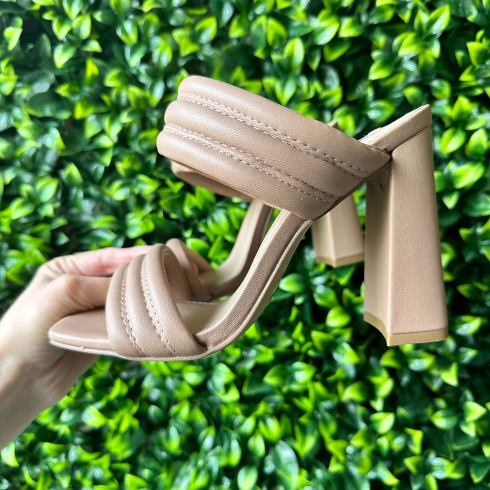 Steve Madden Chunky Heel Sandals NWOT